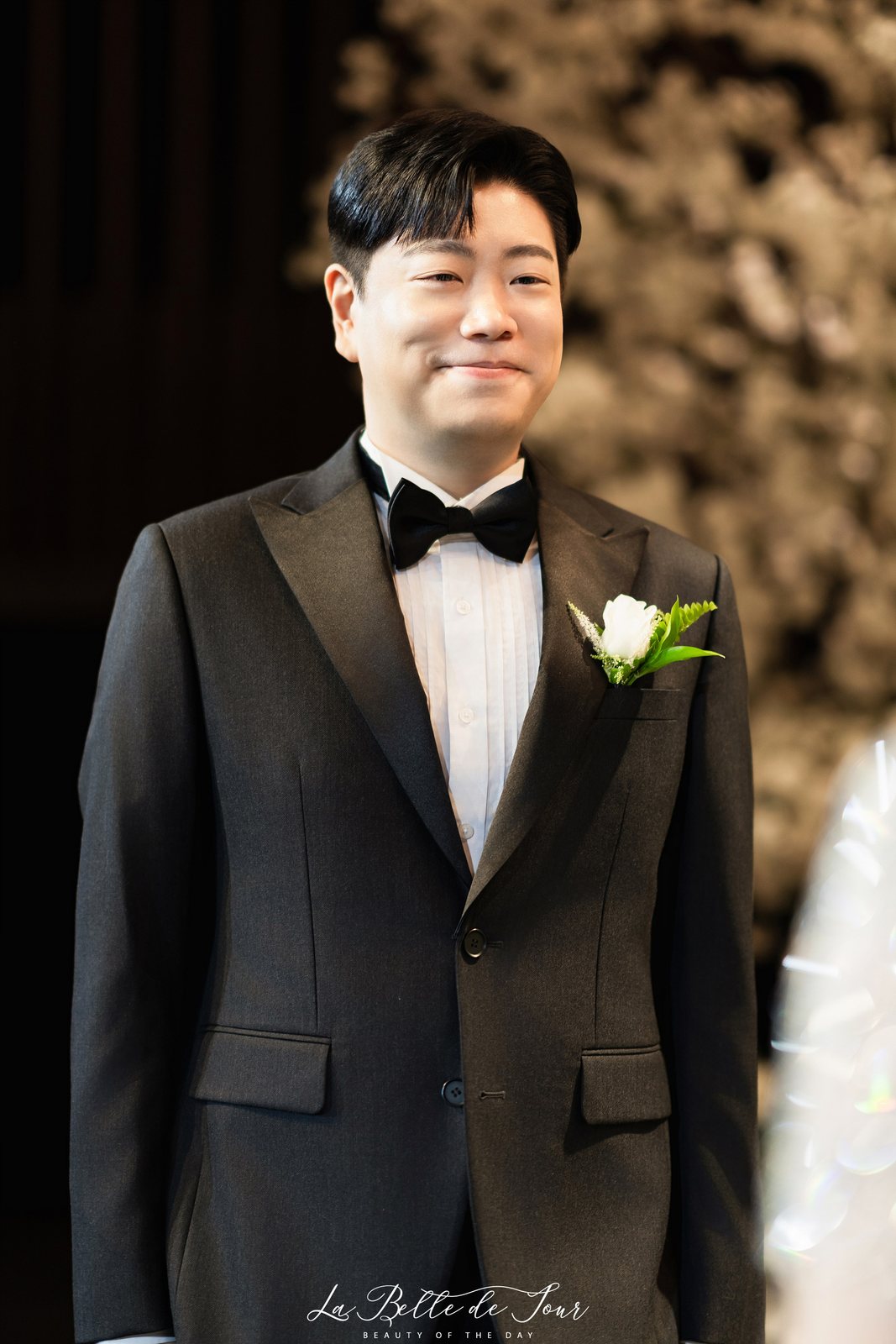 라벨드쥬 웨스턴베니비스 본식스냅 — 신부 뒷모습 베일